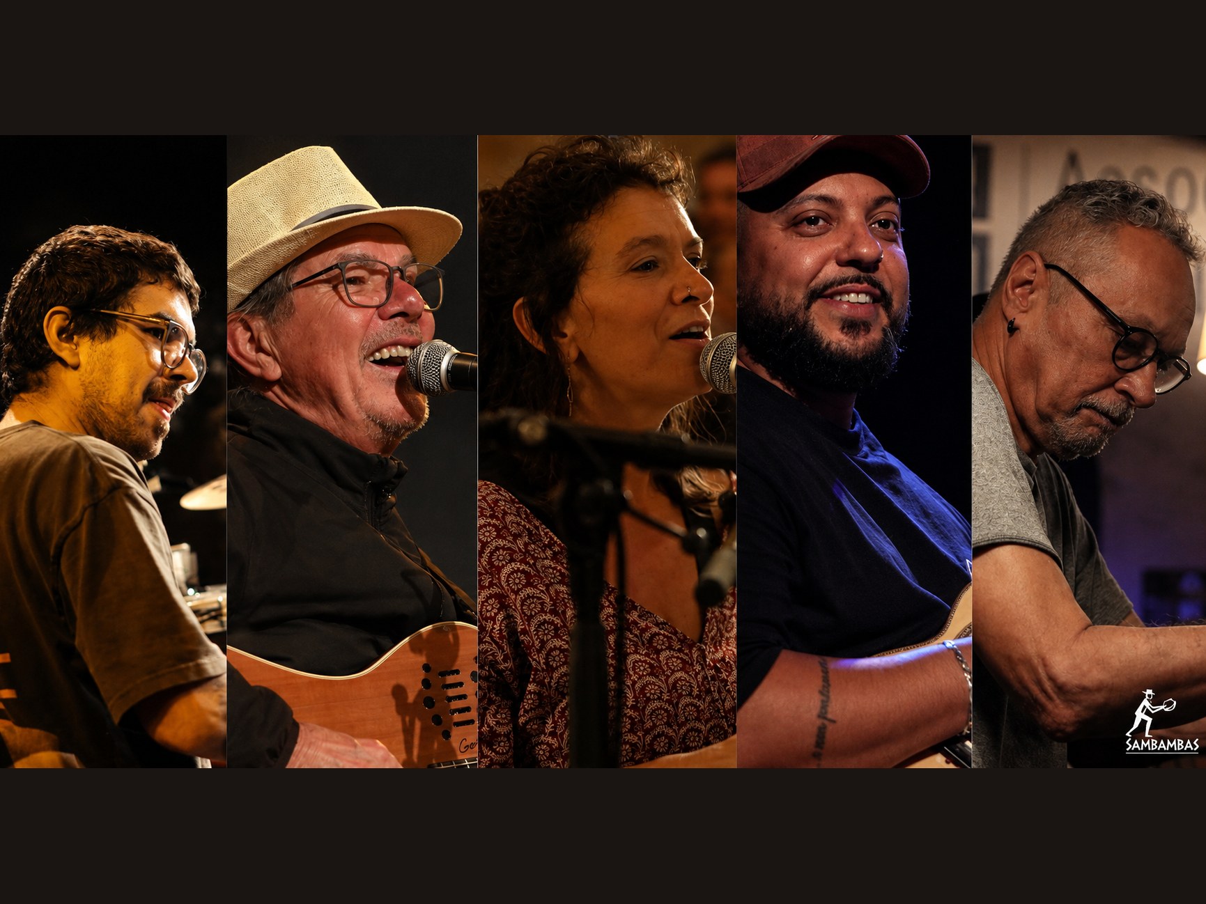 Os cinco músicos dos Sambambas em atuação ao vivo